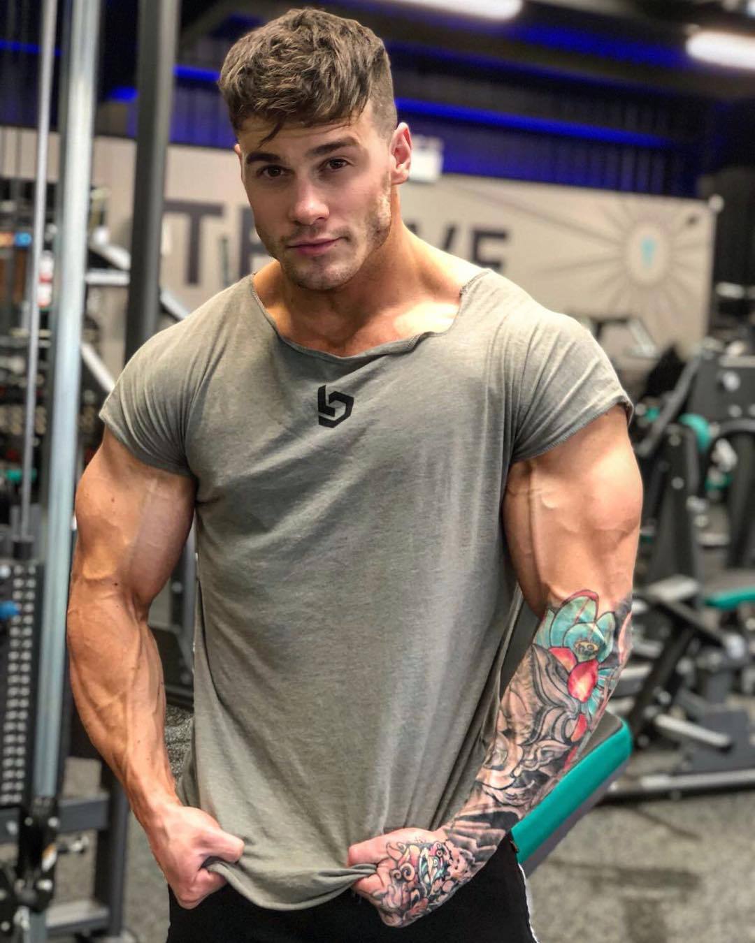 Muscle Fitness Men's Short Sleeve T-shirt Irregular Collar